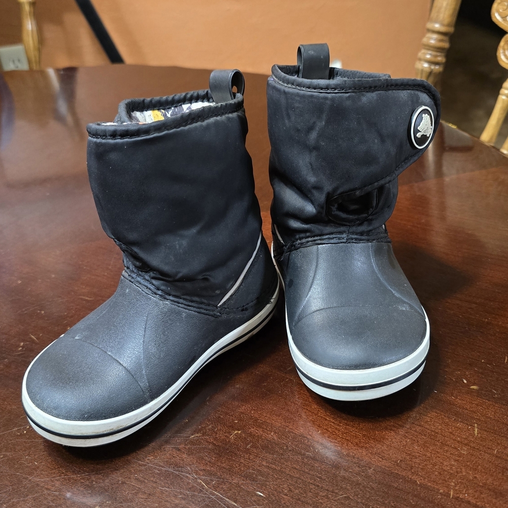 CROCS Kids Black Winter Boots Size 9